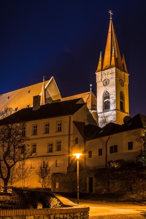 Apartman Pod Hradem Lägenhet Znojmo Exteriör bild