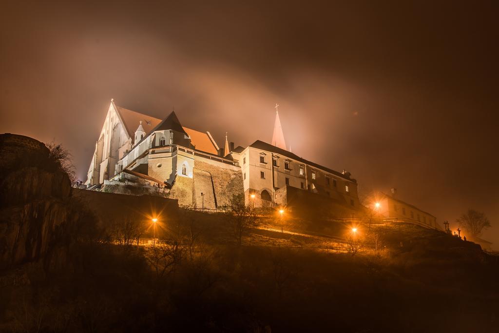 Apartman Pod Hradem Znojmo Exteriör bild
